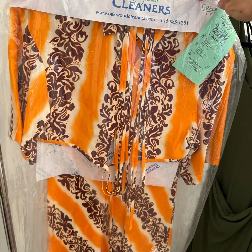 Set - Picture 3 of 4